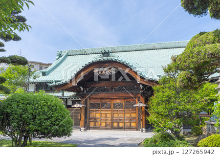 須磨寺　本坊　圧巻の宮彫りが施された正面玄関 127265942