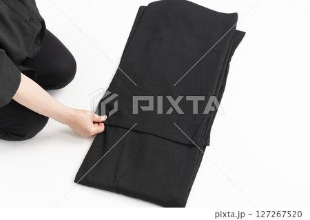 男性着物のたたみ方 127267520