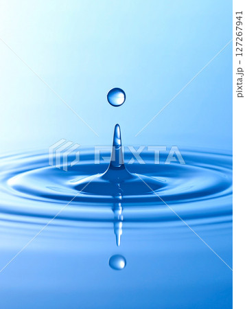 水　水滴　水玉　雫　波紋 127267941