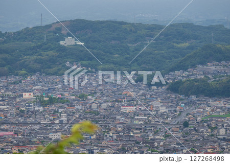 日本の岡山県倉敷市の種松山公園西園地の美しい風景 127268498