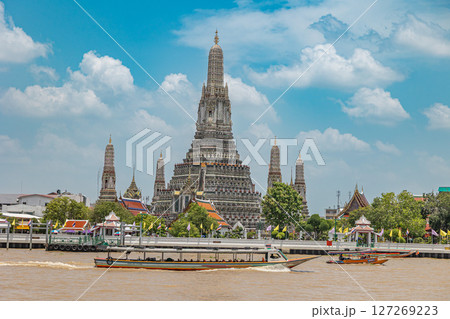 ワットアルンから見たワットプラケオ 127269223