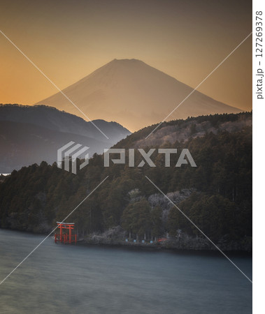 箱根神社と富士山 127269378