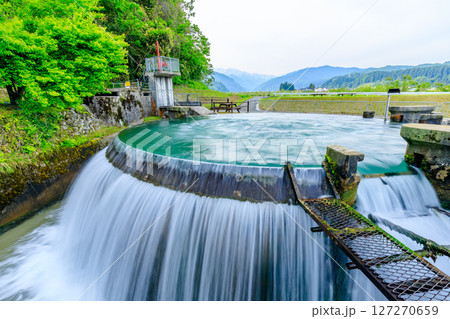 初夏の東山円筒分水槽 富山県魚津市 初夏の東山円筒分水槽 富山県魚津市 127270659
