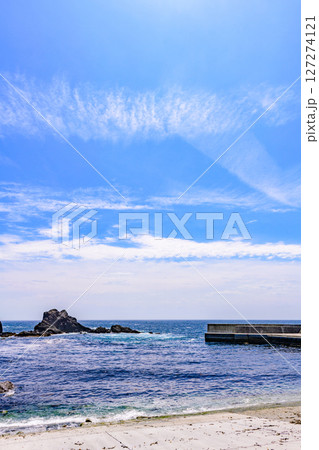 岩手県陸前高田の小さな漁港と岬 岩手県陸前高田の小さな漁港と岬 127274121