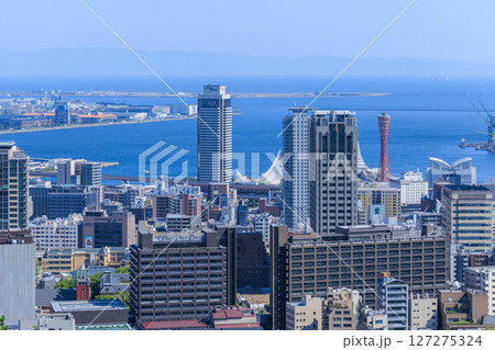 初夏の神戸の都市風景 (兵庫県神戸市中央区) 127275324