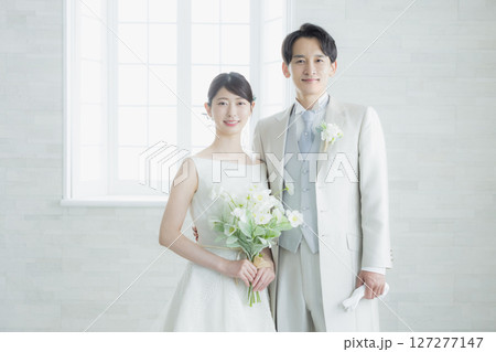 ウェディング　新郎新婦 127277147