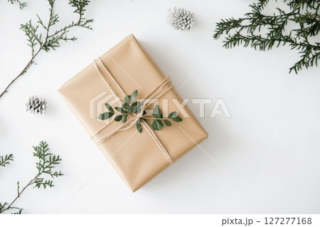 gift box on white background 127277168