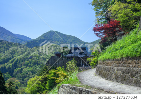 春の山寺 127277634