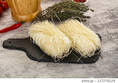 Dry Raw rice noodles Funchosa 127278229