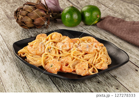 Pasta spaghetti with prawn and cream 127278333