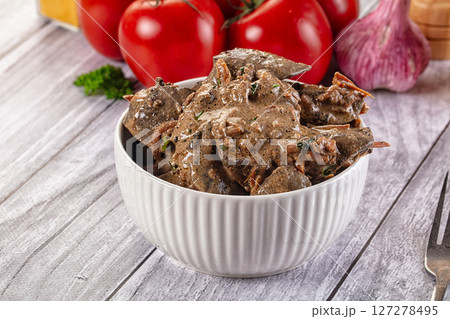 Chicken liver in cream sauce 127278495