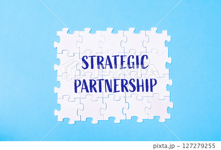 Puzzle with the word strategic partnership written on it 127279255