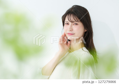 女性　スキンケア 127279866