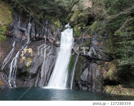 冬の白水の滝　 大分県竹田市荻町陽目 127280359