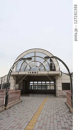 JR青梅線の小作駅東口出入口 JR青梅線の小作駅東口出入口 127281388