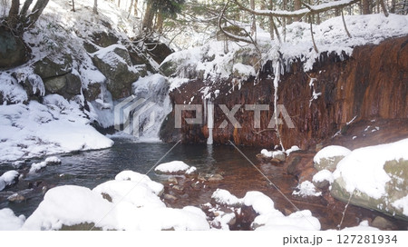 雨漏り日陰の湯の滝氷瀑 127281934