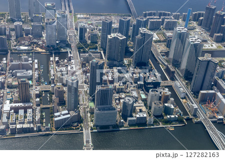 東京都中央区晴海付近を空撮 127282163
