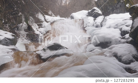 夕霧の滝氷瀑 127283295