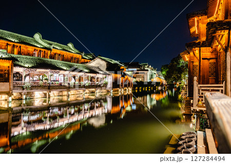 烏鎮 夜景 ライトアップ 烏鎮 夜景 ライトアップ 127284494