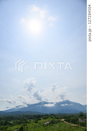 beautiful landscape of mountains 127284504