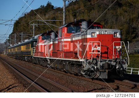 【JR西日本 東海道本線】DD51形+14系客車 127284701