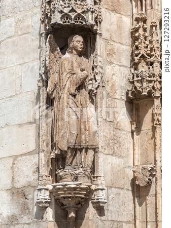 Stone carvings of saints adorning the archways of the Burgos Cathedral in Spain Stone carvings of saints adorning the archways of the Burgos Cathedral in Spain 127293216