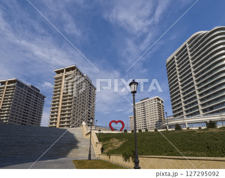 アゼルバイジャン・バクーの新興住宅地 / "Baku White City", Azerbaijan アゼルバイジャン・バクーの新興住宅地 / "Baku White City", Azerbaijan 127295092