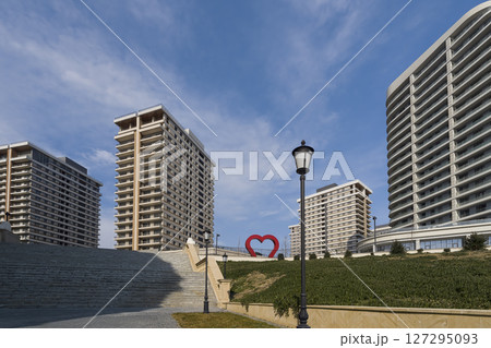 アゼルバイジャン・バクーの新興住宅地 / "Baku White City", Azerbaijan アゼルバイジャン・バクーの新興住宅地 / "Baku White City", Azerbaijan 127295093
