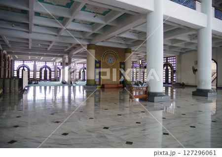 インドネシア　スラバヤ　アルアクバー大モスク 127296061