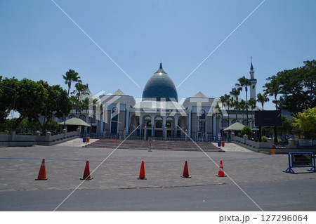 インドネシア　スラバヤ　アルアクバー大モスク 127296064