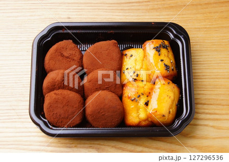 ショコラ餅とスイートポテト 127296536