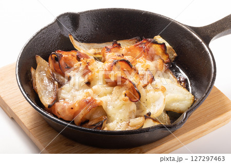 新玉ねぎ チーズ焼き 新玉ねぎ チーズ焼き 127297463
