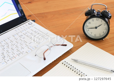 ビジネスイメージ　時間管理　時短　効率化 127297645