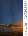 青森県 鶴の舞橋と岩木山にかかる天の川05 127298560