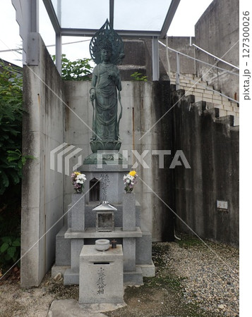 山口県岩国市にあり天然記念物の白蛇を御祭神の使いとして祀っており、白蛇資料館が併設されている白蛇神社 山口県岩国市にあり天然記念物の白蛇を御祭神の使いとして祀っており、白蛇資料館が併設されている白蛇神社 127300026