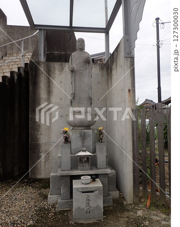 山口県岩国市にあり天然記念物の白蛇を御祭神の使いとして祀っており、白蛇資料館が併設されている白蛇神社 127300030