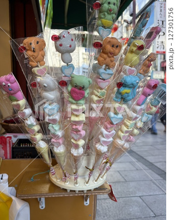 カラフルなお菓子 127301756