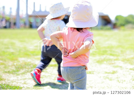 子供 同じ歩き方 子供 同じ歩き方 127302106