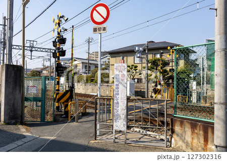 阪急千里線の踏切／大阪・吹田市（2025年3月撮影） 127302316