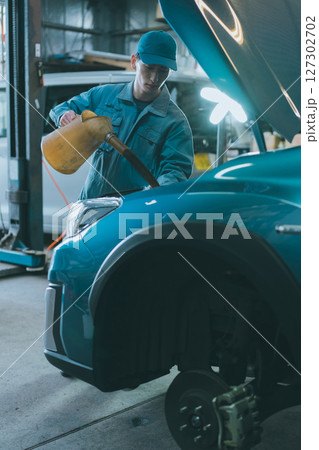 自動車整備 127302702