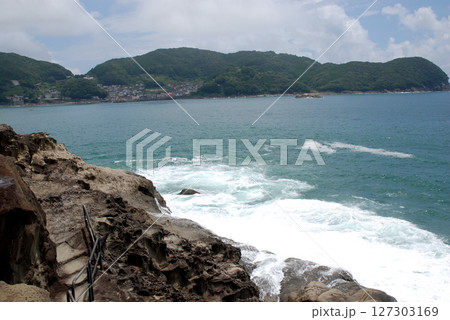 Kuroshio Current / 熊野灘の黒潮 @和歌山県,吉野熊野国立公園 鬼ケ城 Kuroshio Current / 熊野灘の黒潮 @和歌山県,吉野熊野国立公園 鬼ケ城 127303169