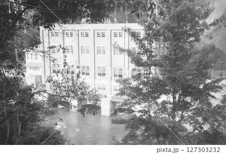 古写真　1935-1944年　京都　瀬田川（宇治川）上流にかつて存在した志津川発電所 127303232