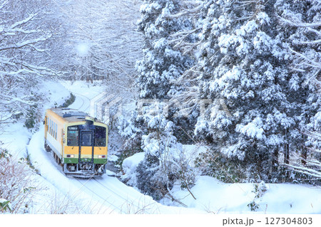 積雪期にも運休せず頑張っていた頃の木次線 積雪期にも運休せず頑張っていた頃の木次線 127304803