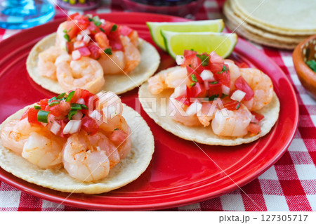 海老のタコス Shrimp tacos (Tacos de camarón) 127305717