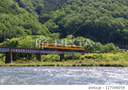 ［JR-V］伯備線115系電車（ワンマン車：岡山⇔新見） 127306056