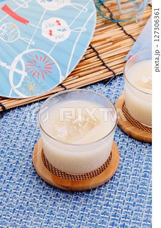 良く冷えた甘酒 良く冷えた甘酒 127306361