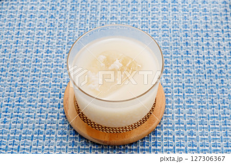 良く冷えた甘酒 良く冷えた甘酒 127306367