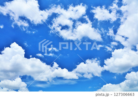 夏の青空と雲 夏の青空と雲 127306663