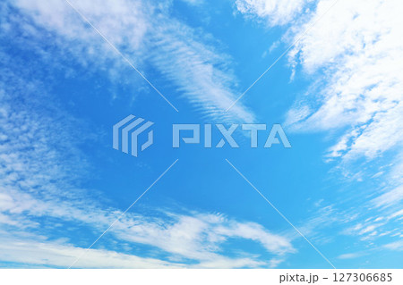 秋の青空と雲 秋の青空と雲 127306685