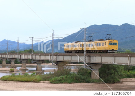 ［JR-D］山陰本線115系電車（伯備線直通：新見-米子⇔西出雲） 127306704